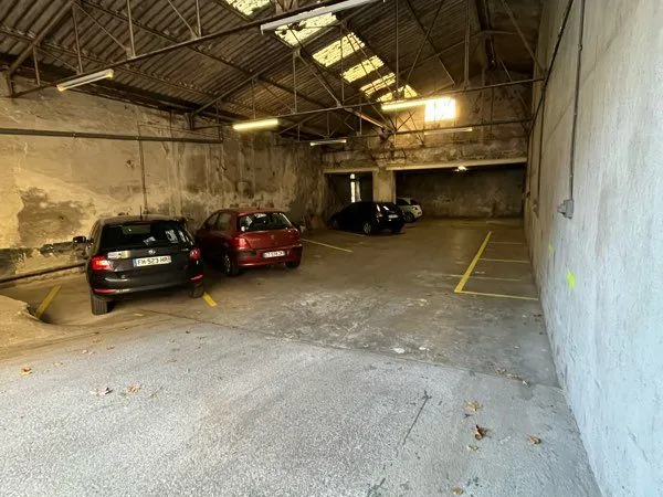 Parking sécurisée voiture 