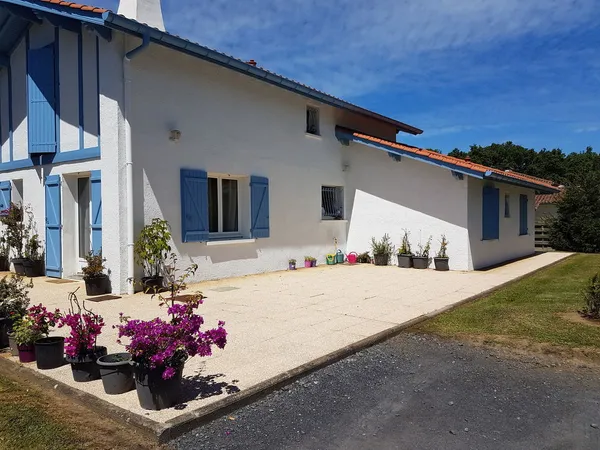 Idéalement situé entre le Pays Basque et les Landes 