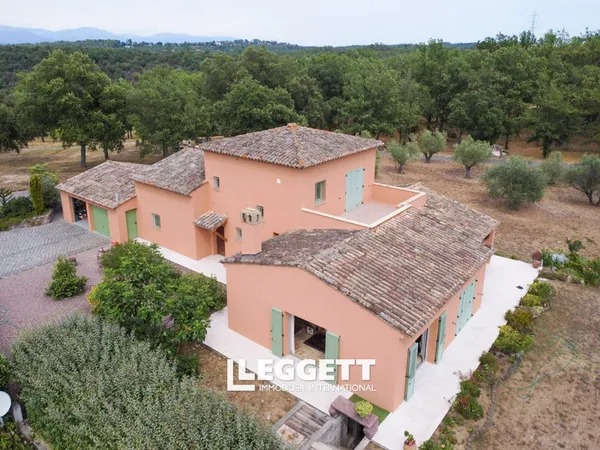 Maison 6 pièce(s), BAGNOLS-EN-FORÊT 