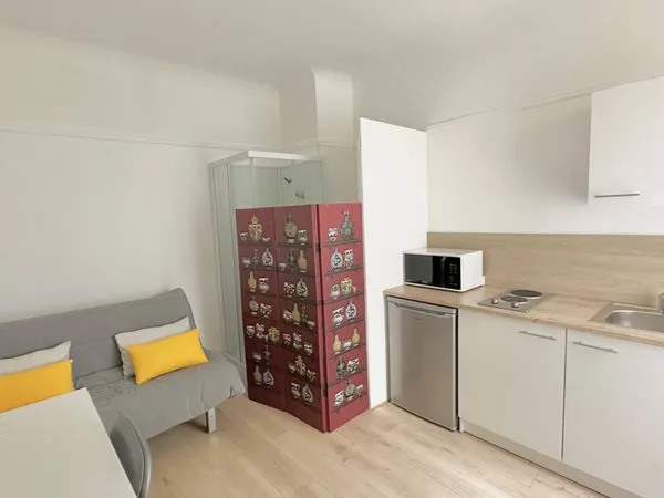 Appartement 1 pièce 11 m² 
