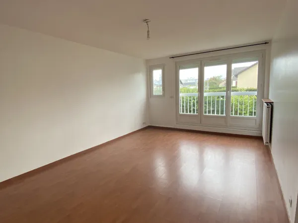 IFS APPARTEMENT 2 PIECES 42M2 AVEC PLACE DE PARKING ET CAVE 