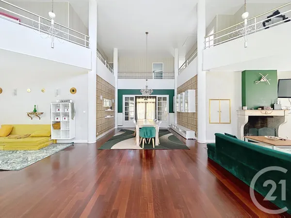 Maison 8 pièces 362 m² 