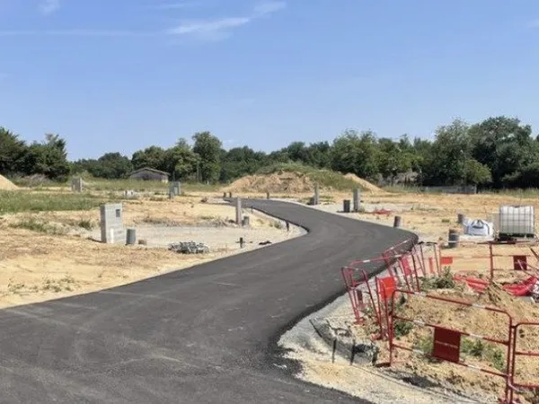 Terrain 650 m² 