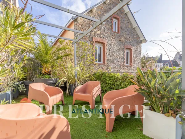 SAINT -NAZAIRE - DEMEURE DE CARACTÈRE - 260M2 HABITABLES - PISCI 