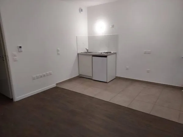 Studio 1 pièce 27 m² 
