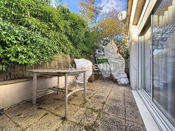 ISSY LES MOULINEAUX - Vente d'un appartement comme une maison 4 pièces avec terrasses 