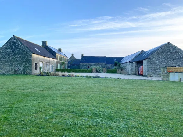 Corps de ferme, maison 220m², 6 pièces 
