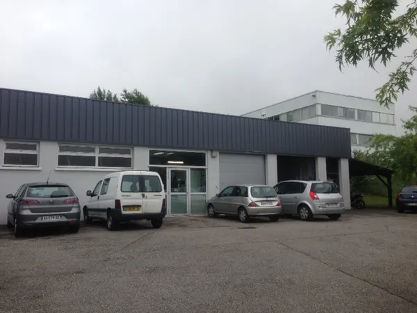 Local industriel 355 m² 