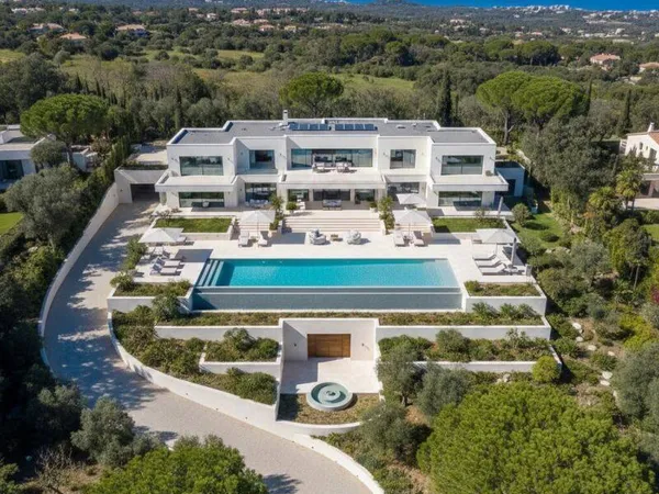 Villa 1 pièce 425 m² 