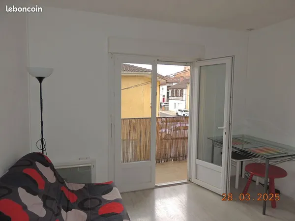 Studio 1 pièce 17 m² 