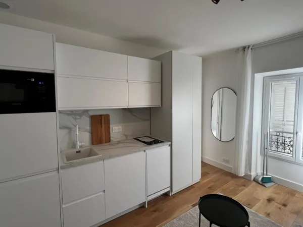 NICE RIQUIER - APPARTEMENT 2 PIECES DE 22M2 A VENDRE - DERNIER ETAGE - PARFAIT ETAT - PROCHE TRAMWAY