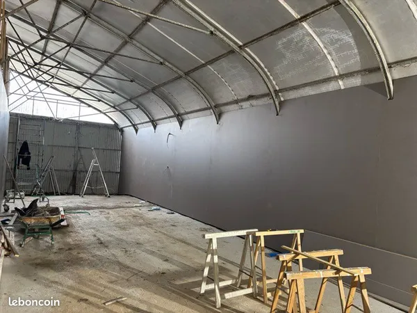 Local, entrepôt de 65 m2, 3,50 m d hauteur 