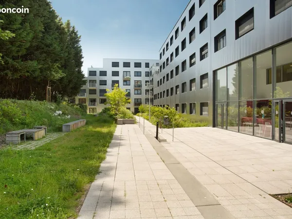 Studio 1 pièce 19 m² 