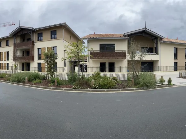Martignas T3 avec balcon et deux places de parking 