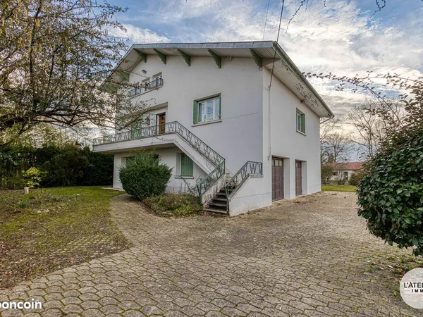 Maison 8 pièces 202 m² 