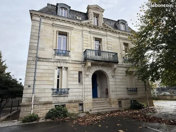 Local d'activité 504 m² 
