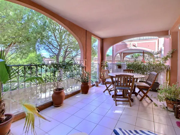 LATTES, T2 46 m2 avec terrasse et parking 