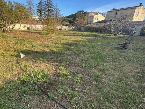 Terrain 400 m² 