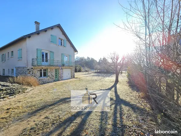 Maison 11 pièces 147 m² 