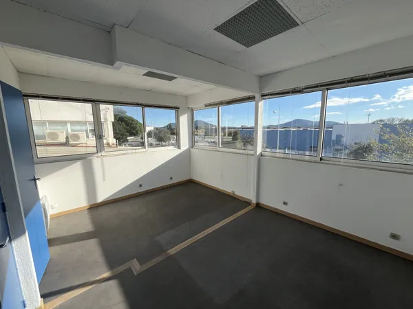 BUREAUX 43 m2 - LA GARDE - Idéal professions libérales 