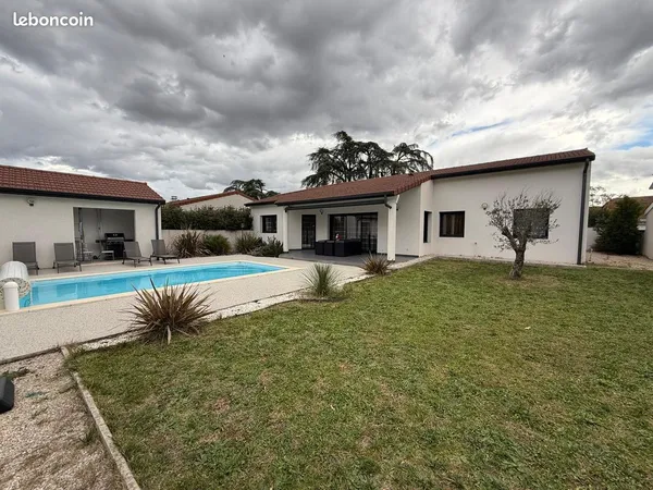 Maison 5 pièces +piscine à vendre 