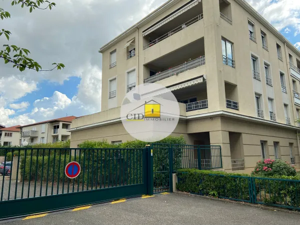 Parking - Garage Vente Saint-Priest   11900€