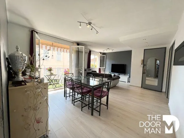 Appartement 83400 