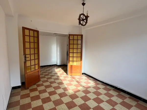 T3 lumineux 52 m² - Loggia fermée - Ascenseur - Marseille 5e 