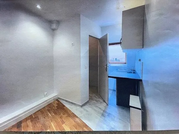 Studio 1 pièce 9 m² 