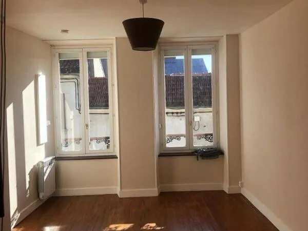 Studio 1 pièce 28 m² 