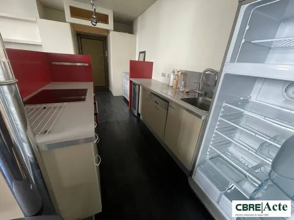 Bureau 104 m² 