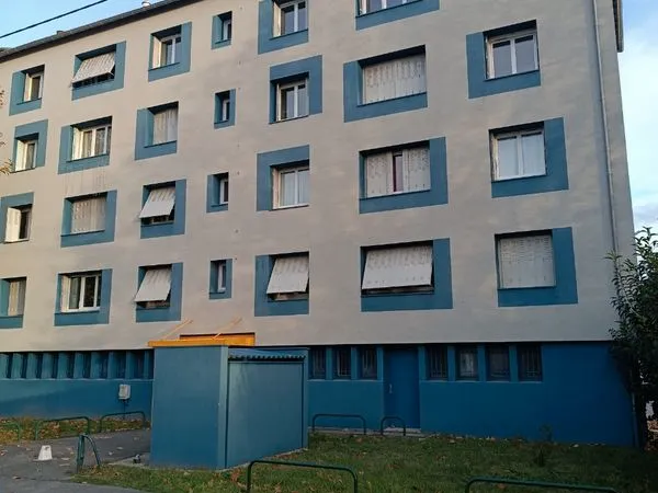 Appartement F3 avec balcon,cave et garage 