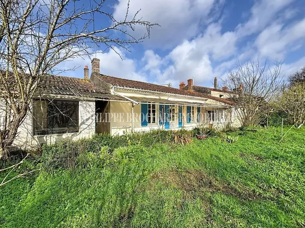 Maison ancienne à rénover entièrement 