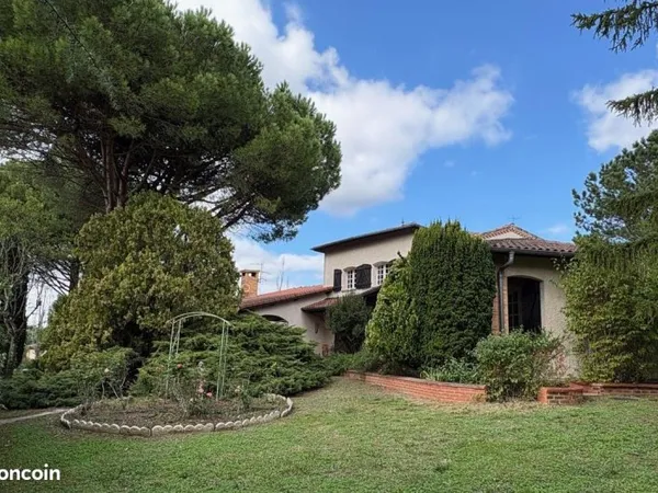 Propriété 7 pièces 245 m²