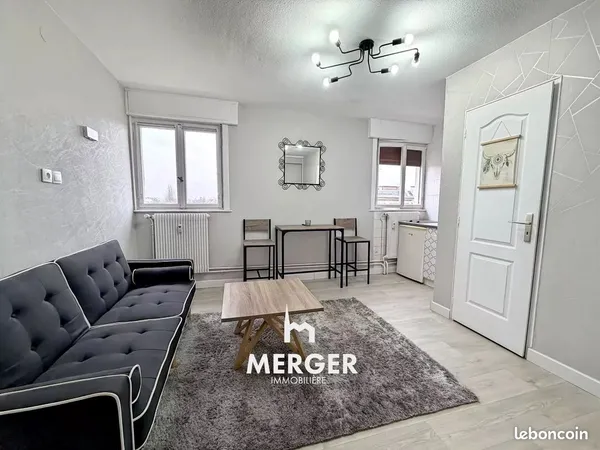 Studio 1 pièce 17 m² 
