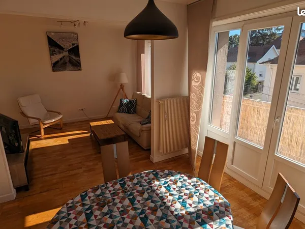 Riedisheim lumineux F 3/4 de 77m² avec deux balcons 930 charges comprises 