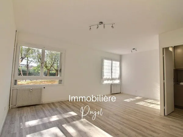 Studio 1 pièce 32 m² 