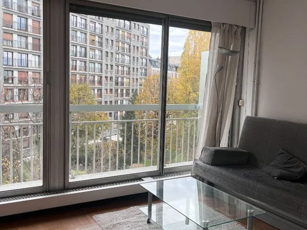Studio 1 pièce 25 m² 