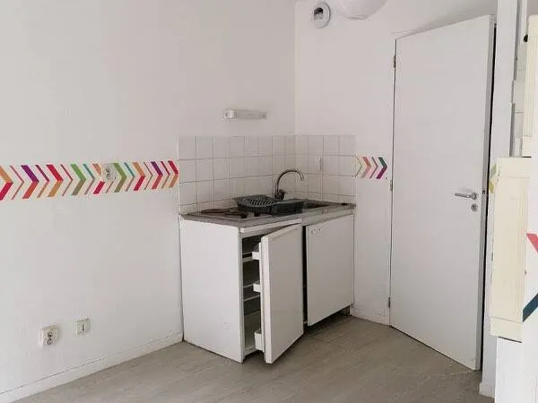 Studio 1 pièce 28 m² 