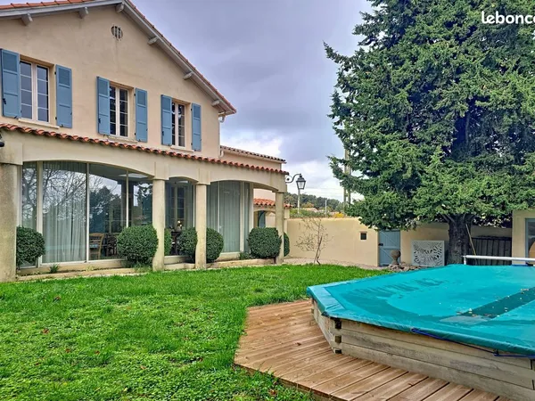 Maison 5 pièces 161 m² 