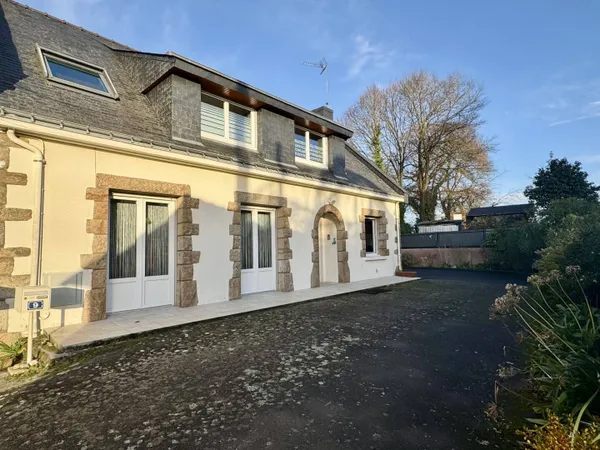 Maison de plain-pied 8 pièces 135 m² 