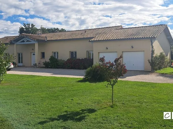 Villa 7 pièces 222 m² 