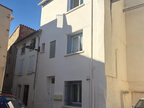 A vendre appartement 3 pièces avec balcon 