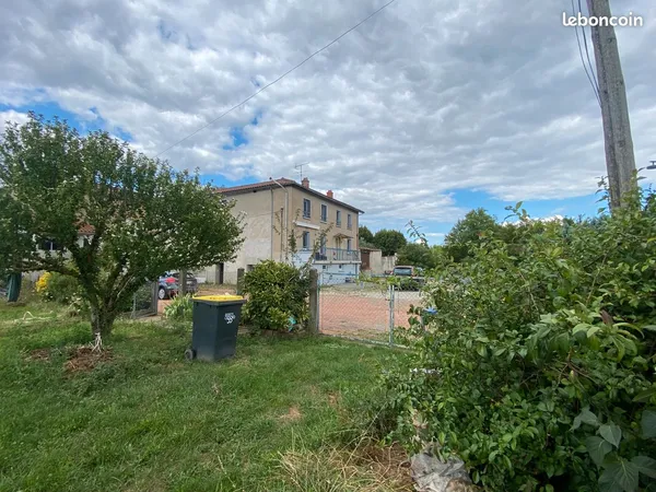 District de VILLEFRANCHE Maison de 162m² habitables avec 846m² de terrain au calme 
