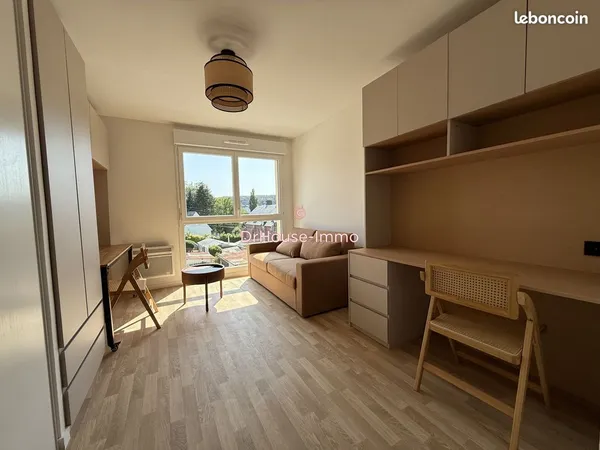 Studio 1 pièce 20 m² 