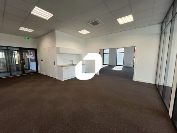 Bureaux 1448 m² 