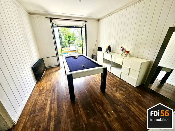 Maison à vendre à Quimperlé - 7 pièces, 6 chambres, fort potentiel 