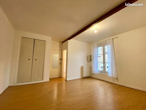 Studio 1 pièce 28 m² 