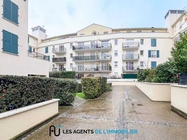 Studio 1 pièce 23 m² 