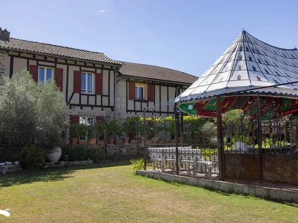 Maison en pierre 8 pièces 360 m² 